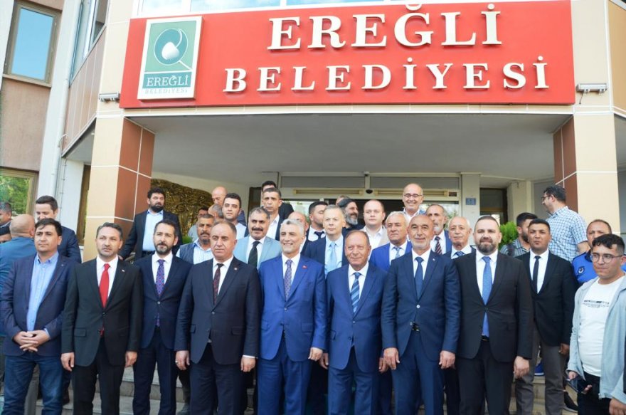 ticaret-bakani-omer-bolat-eregli-belediyesini-ziyaret-etti-006.jpg